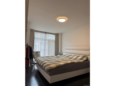 Bright and spacious 1-bedroom, 1-bath condo offering - photo 5