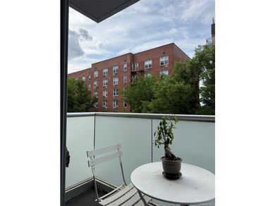 Bright and spacious 1-bedroom, 1-bath condo offering - photo 8