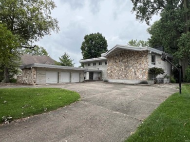 St. Joseph River Home For Sale in Elkhart Indiana