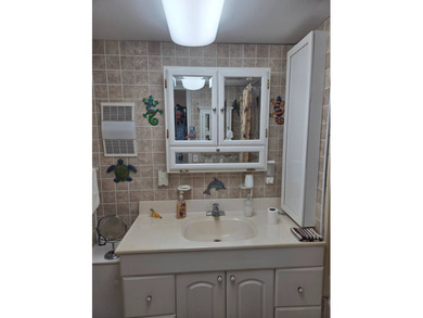 Move in ready home in a quiet community next to water and great - photo 13