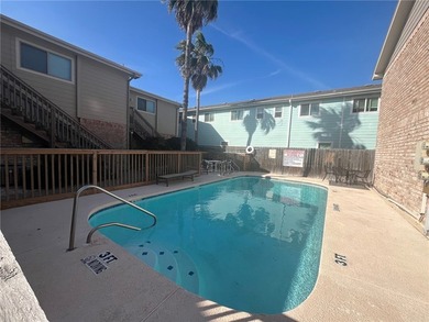 CORNER UNIT! This 1 bedroom, 1 bathroom ground floor unit is a - photo 14