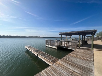 CORNER UNIT! This 1 bedroom, 1 bathroom ground floor unit is a - photo 16