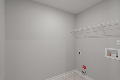 Brand-New One-Level Townhome Near Diamond Lakes Park Welcome to