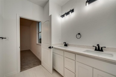 ASSUMABLE VA LOAN AVAILABLE! Buyers do not have to be veterans - photo 19