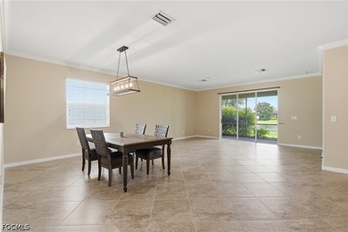 LOCATION, LOCATION, LOCATION! This beautifully maintained - photo 4