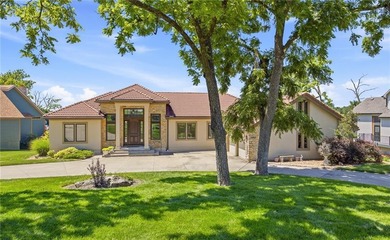 Very rare opportunity to own a stunning first-tier home on - photo 5