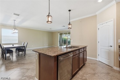 LOCATION, LOCATION, LOCATION! This beautifully maintained - photo 9