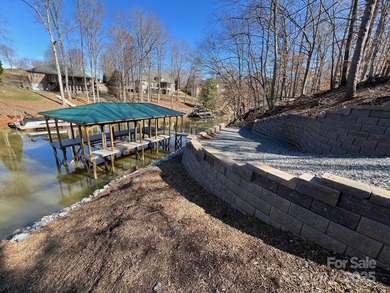 Oversized estate lot on the shores of Lake Norman! This large 1 - photo 4