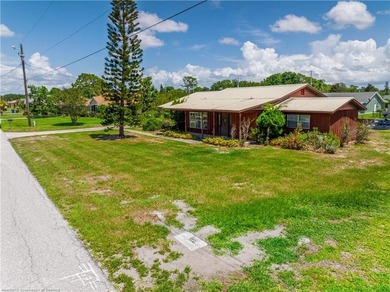 PRICED TO SELL!!! NICE, 2 BEDROOM, 2 BATH HOME IS LOCATED ON A - photo 4