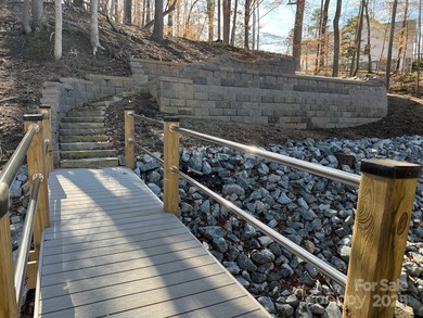 Oversized estate lot on the shores of Lake Norman! This large 1 - photo 6