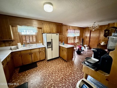 Here is your opportunity to own a brick ranch home in the - photo 8