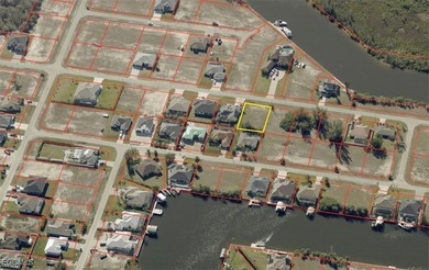 Build your tropical oasis in this highly sought-after waterfront - photo 3
