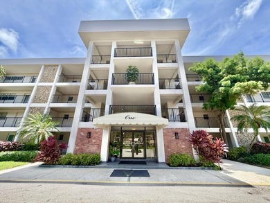 Freshly painted top-floor 2BR/2BA penthouse in a 4-story - photo 6