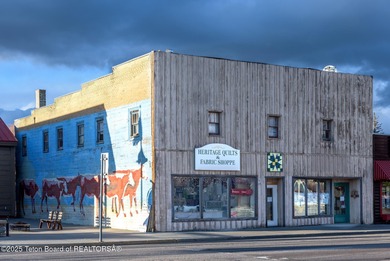Fremont Lake Home For Sale in Pinedale Wyoming