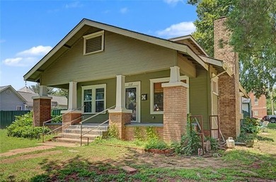 Welcome to this beautiful 3-bedroom home situated on a spacious - photo 2
