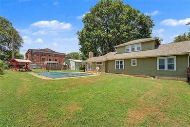Welcome to this beautiful 3-bedroom home situated on a spacious - photo 3