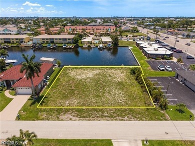 Welcome to 1612 SE 41st Street, a rare direct Gulf-access triple - photo 1