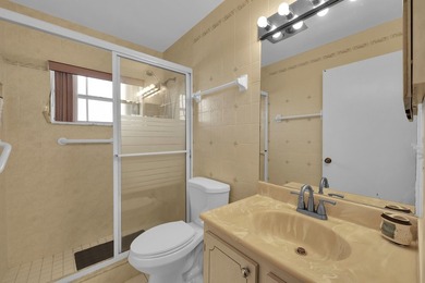 Welcome to the sought-after 55+ community of Palm Grove in Fort - photo 26