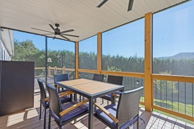 BROKER OPEN!! 11/14 11AM-1PM Beautiful ranch style home in a