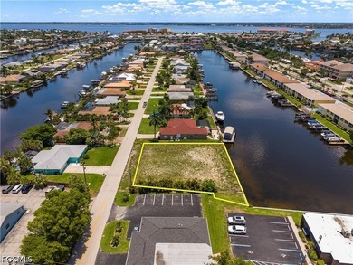 Welcome to 1612 SE 41st Street, a rare direct Gulf-access triple - photo 9