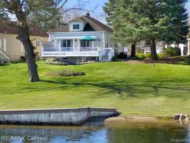 Lake Home Sale Pending in Walled Lake, Michigan