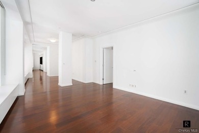 Welcome home to this glamorous corner One Bedroom apartment at - photo 5