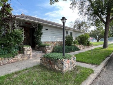 Lake Oahe Home For Sale in Mobridge South Dakota