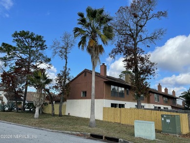 Step into 1159 Romaine Circle E, a fully renovated - photo 8