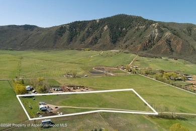 EMMA ~ THE HIDDEN GEM OF THE VALLEY Exceptional Single-Family - photo 11