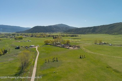 EMMA ~ THE HIDDEN GEM OF THE VALLEY Exceptional Single-Family - photo 13