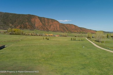 EMMA ~ THE HIDDEN GEM OF THE VALLEY Exceptional Single-Family - photo 14