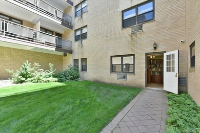 GREAT NECK 11021 - OFFICE or RESIDENTIAL Space!! // Unique co-op - photo 17