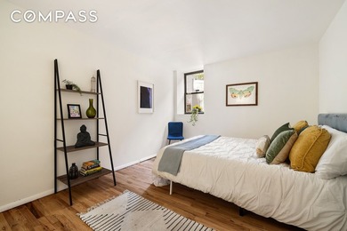 A rare opportunity to own a true three-bedroom with private - photo 8