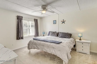 Motivated Seller! Beautiful ground floor condo with private - photo 9