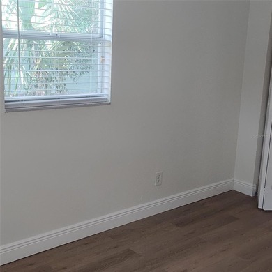 ***NO HOA....NO CDD ****THIS BRIGHT, LOVELY AND SPACIOUS 3 BR, 2 - photo 9