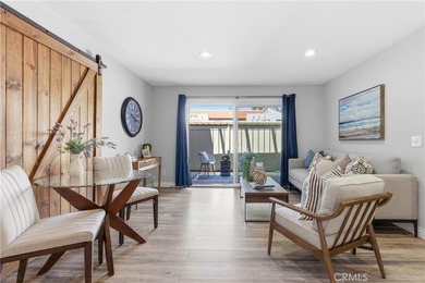 Text/call for private showings. Huntington Beach 92648 Villa - photo 2