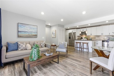 Text/call for private showings. Huntington Beach 92648 Villa - photo 3