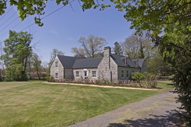 Greenbrier River Home For Sale in Ronceverte West Virginia