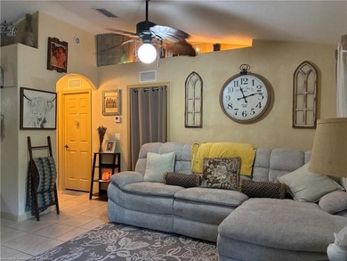 ADORABLE 3/4 BEDROOM 2 BATH HOME IN PEACEFUL LEISURE LAKES! - photo 4