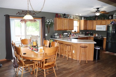 Check out this Fabulous 4 Bedroom 3 Full Bath Home on the edge - photo 12