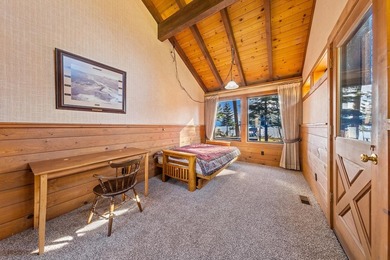 Discover the magic of Tahoe from this inviting lakefront retreat - photo 15