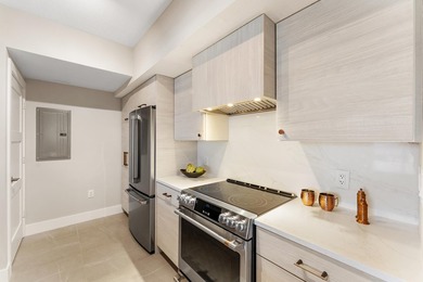 Fully renovated 11th-floor 2BR/2BA condo with stunning southeast - photo 16