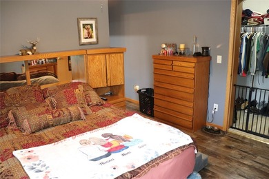 Check out this Fabulous 4 Bedroom 3 Full Bath Home on the edge - photo 18