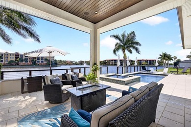 PUNTA GORDA ISLES | LAKEFRONT LUXURY | SUNSET VIEWS This - photo 3