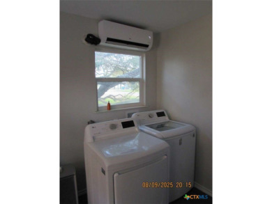 Newly remodeled 4-Bed, 2-bath. Main floor 1-bed with cooks dream