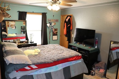 Check out this Fabulous 4 Bedroom 3 Full Bath Home on the edge - photo 36