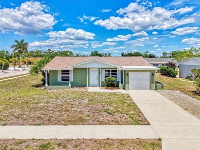 Beautiful & Move-in Ready! Welcome to this cozy 2 bedroom, 2 - photo 1