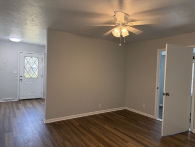Price Drop AND $2k Closing Costs! - photo 4