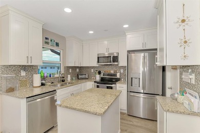 Beautiful & Move-in Ready! Welcome to this cozy 2 bedroom, 2 - photo 10