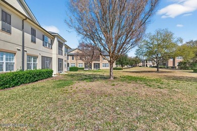 Beautifully updated 3-bedroom, 3-bath home offering 1,779 sq. ft - photo 50